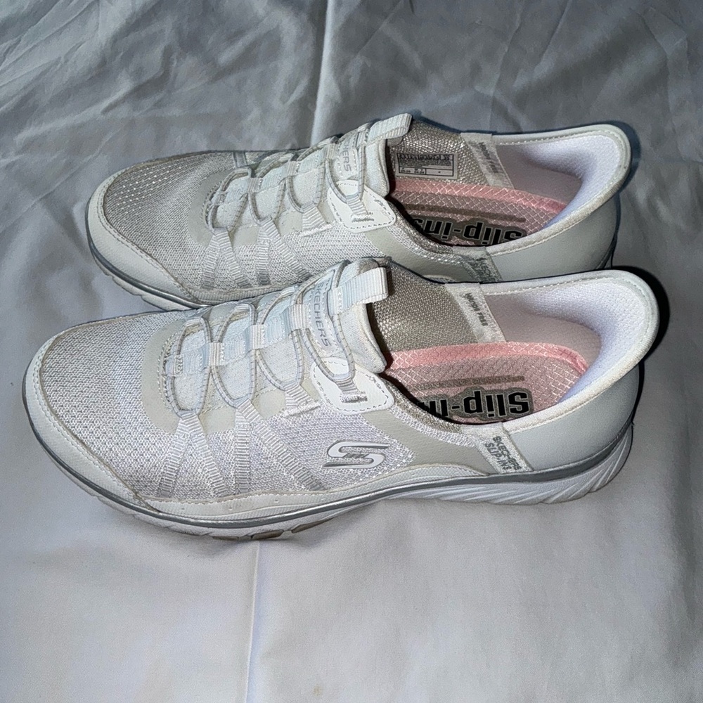 Skechers Women's Gratis Sport Hands Free Slip-On Sneakers